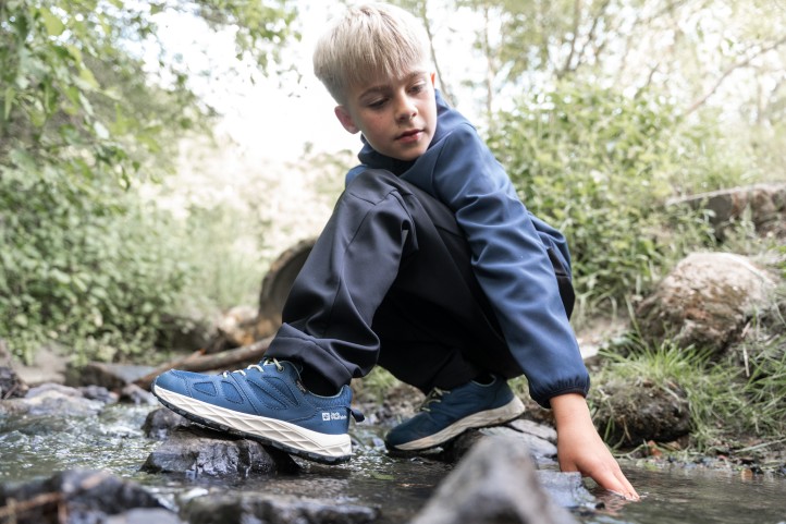 Category image for kids’ trousers and skirts