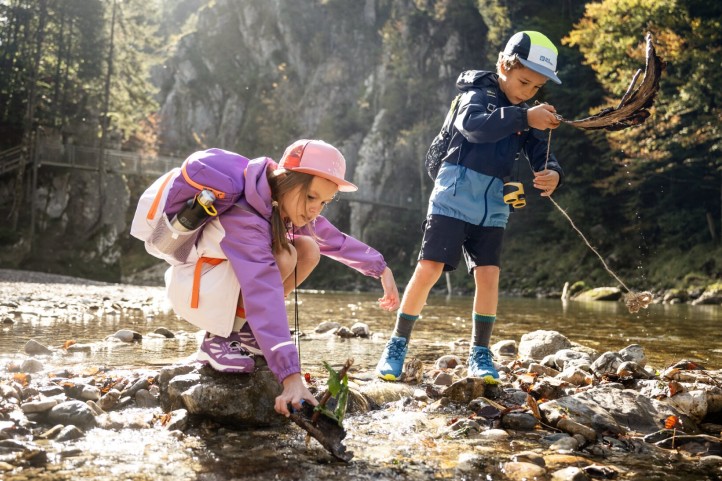 Category image for kids’ waterproof jackets